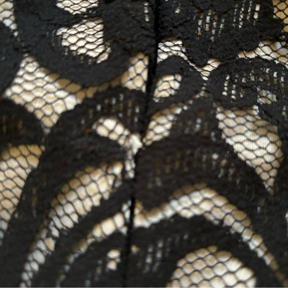 BLACK LACE DRESS MAGGY LONDON LINED BODYCON KNEE LENGTH COCKTAIL EUC 8 - Picture 3 of 10